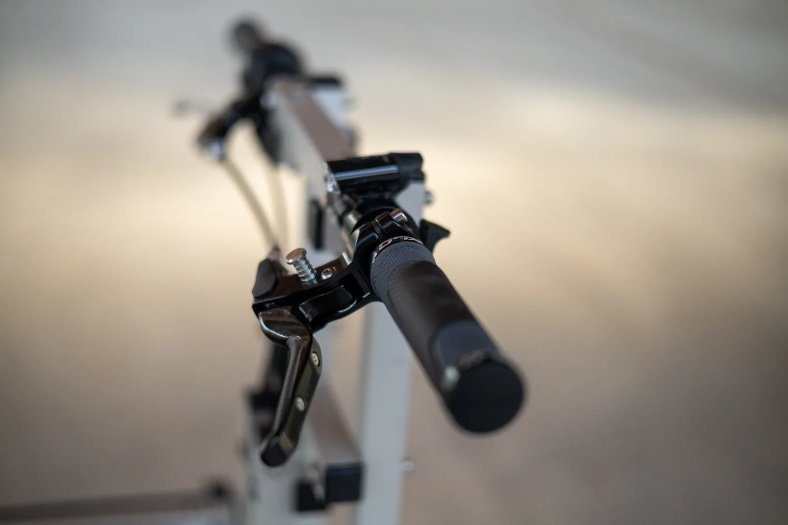 Poignée et levier de frein d’un vélo cargo XYZ