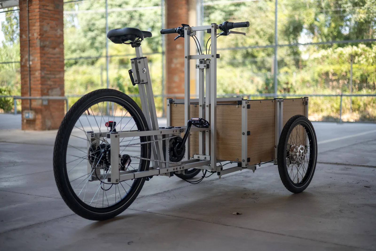 XYZ Cargo Trike à cadre aluminium et caisse bois