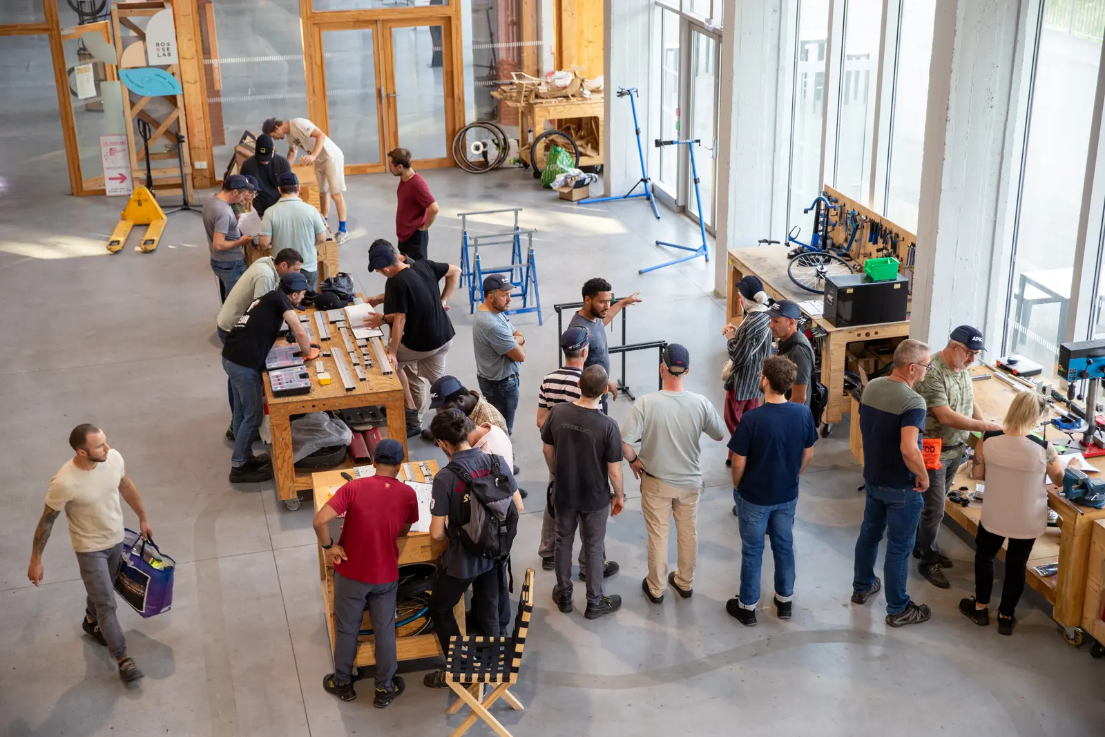 Vue d’ensemble de la halle du RoseLab pendant l’atelier
